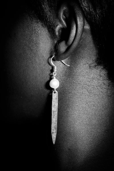 Classic arrow snare earrings