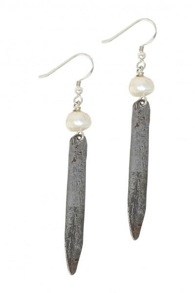 Classic arrow snare earrings