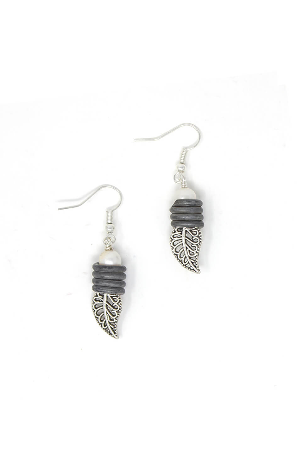 Snare leaf earrings