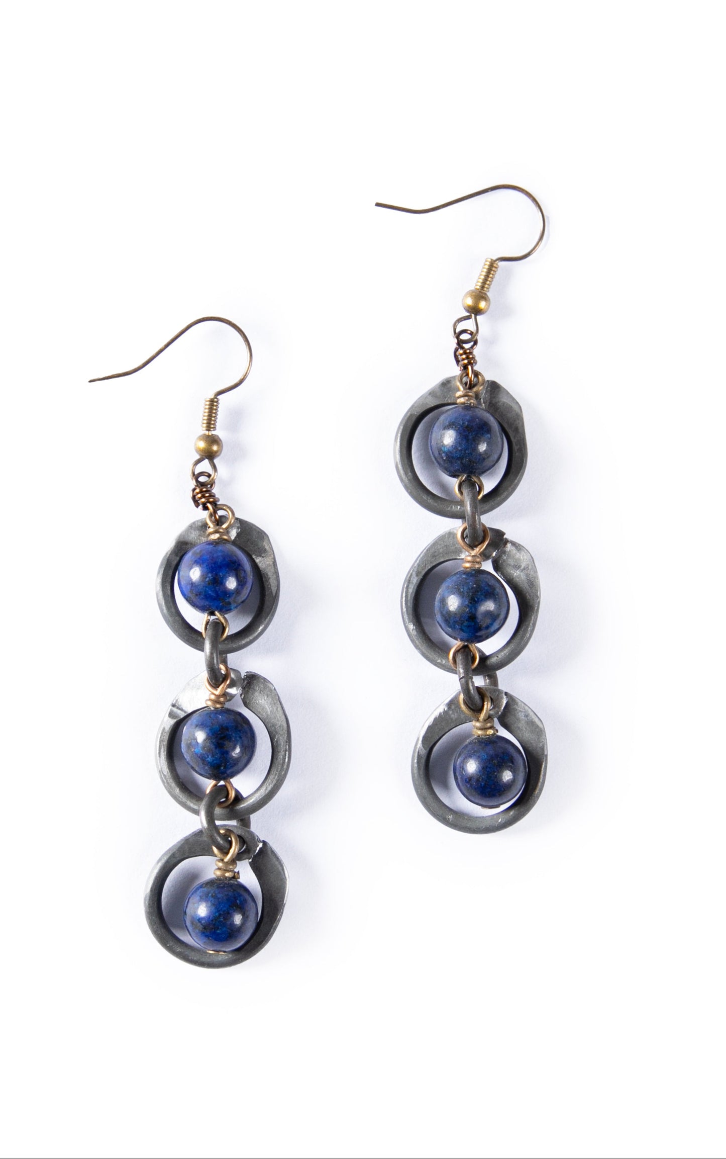 Snare chain earrings in lapis lazuli