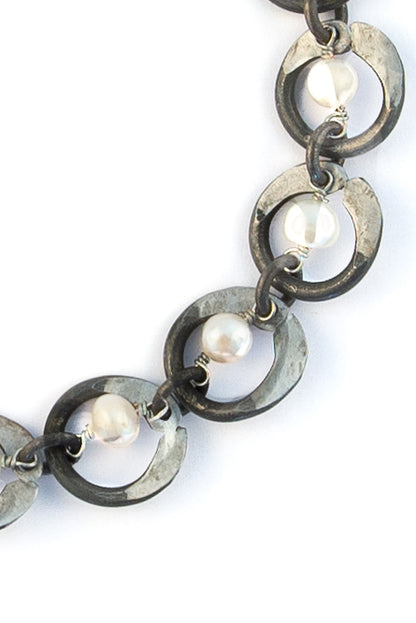 Snare chain bracelet with white pearl