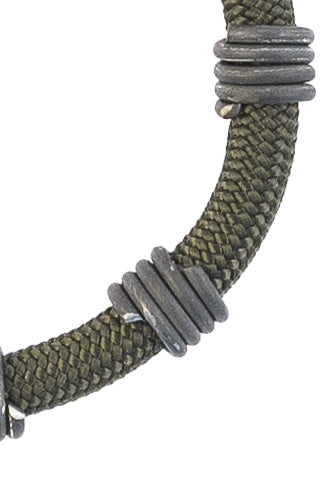 Paracord snare bracelet