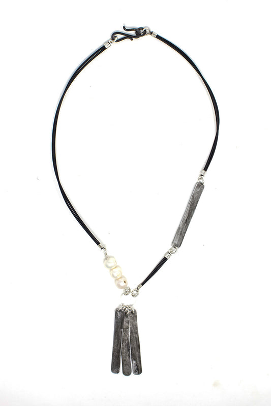Classic snare necklace