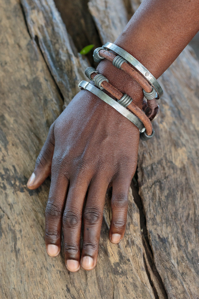 Leather snare bracelet