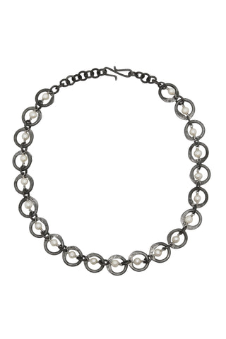 Snare chain necklace with white pearl